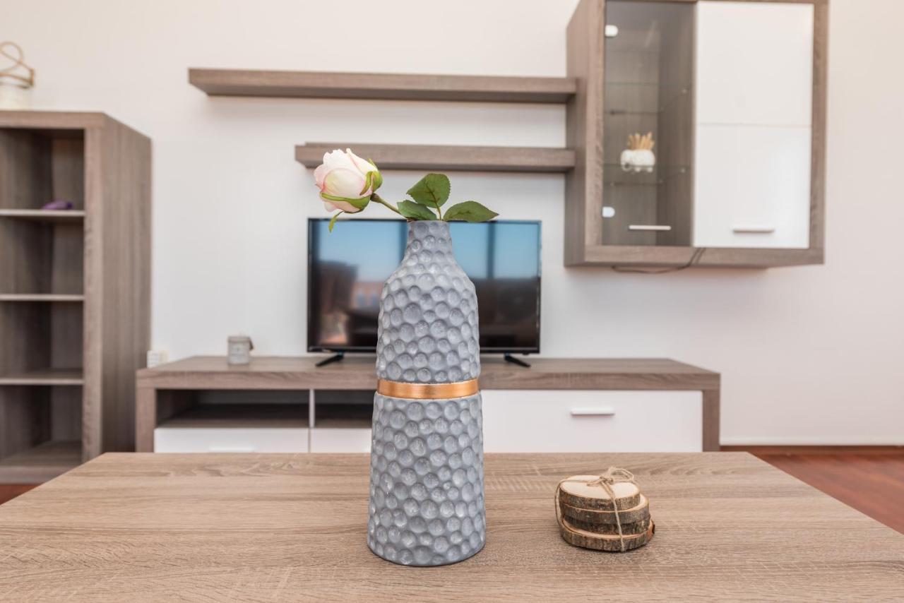 Apartment Astoria ซาตอน ภายนอก รูปภาพ