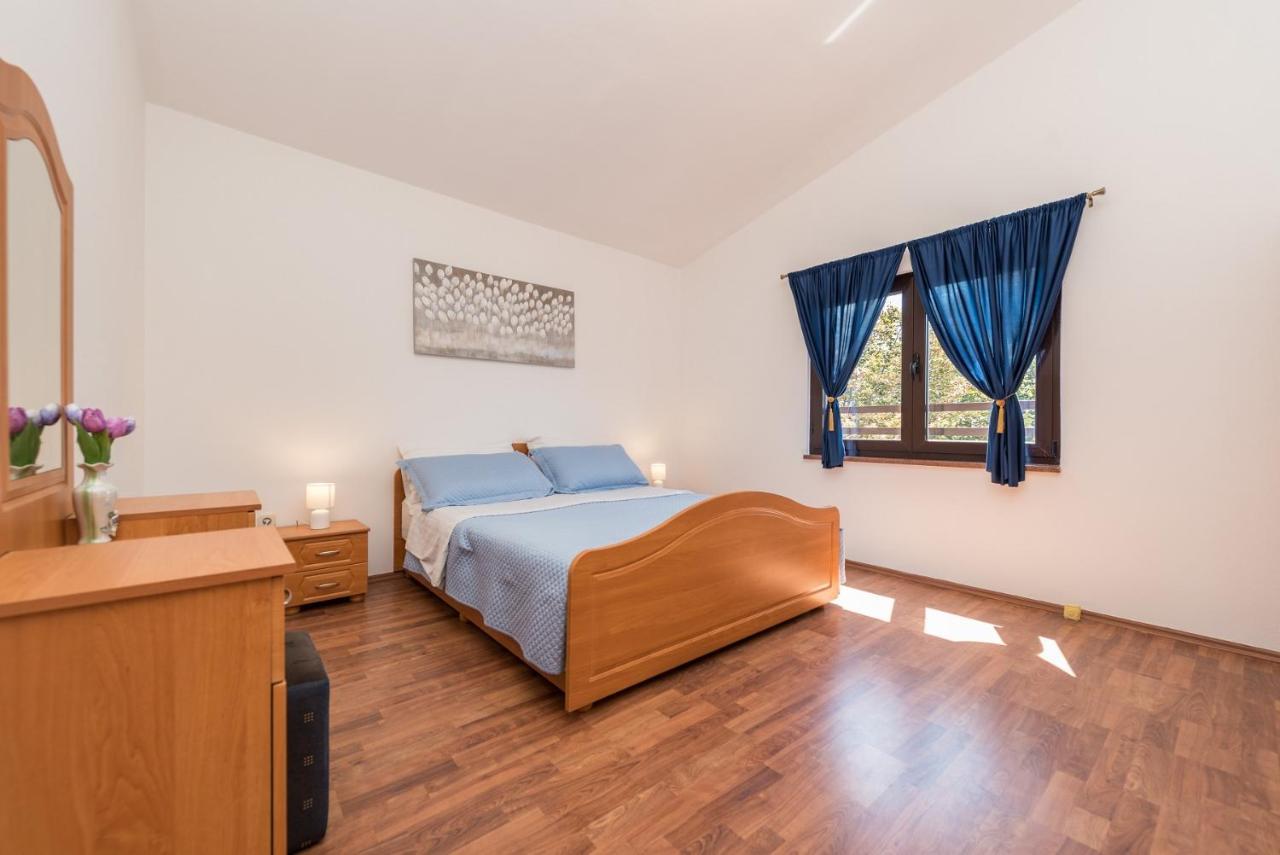 Apartment Astoria ซาตอน ภายนอก รูปภาพ