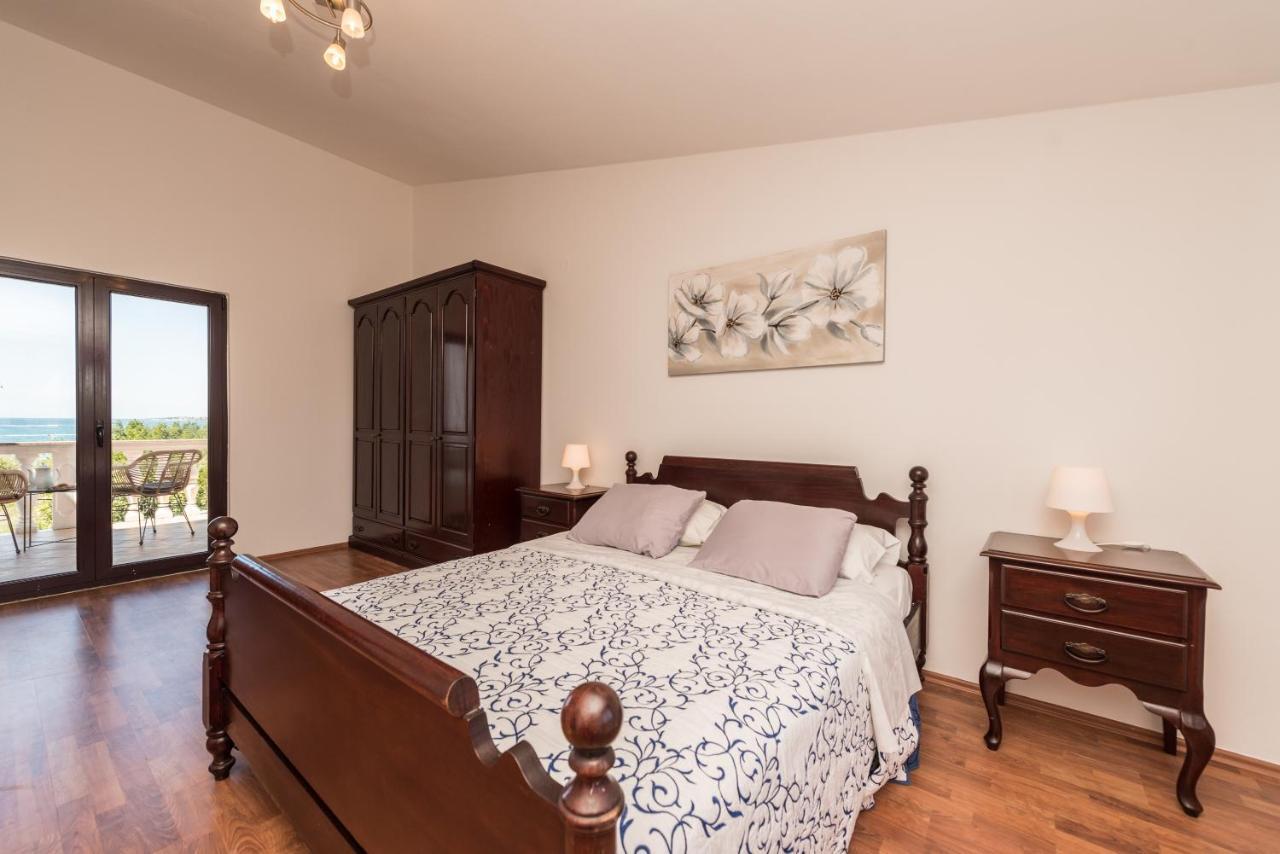 Apartment Astoria ซาตอน ภายนอก รูปภาพ